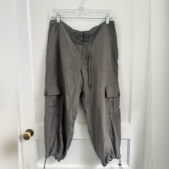Theory Silk Relaxed Fit Grey Joggers Size 6 $298 - Picture 1 of 3